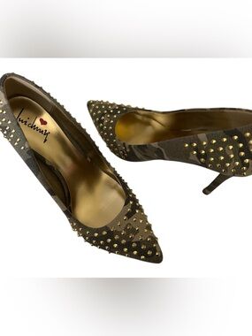 Luichiny Olive Camouflage Pointed-Toe Pumps with Gold Studs